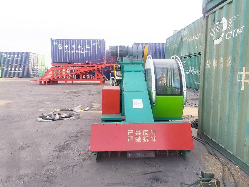 自動伸縮式出倉機