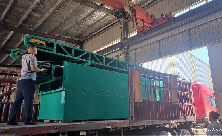 航車(chē)輸送機(jī)